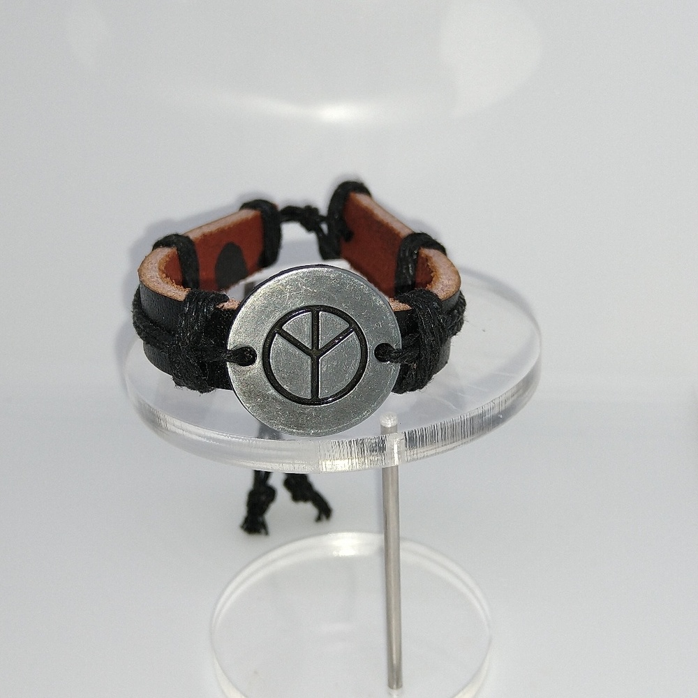 Leather cuff bracelet unisex os